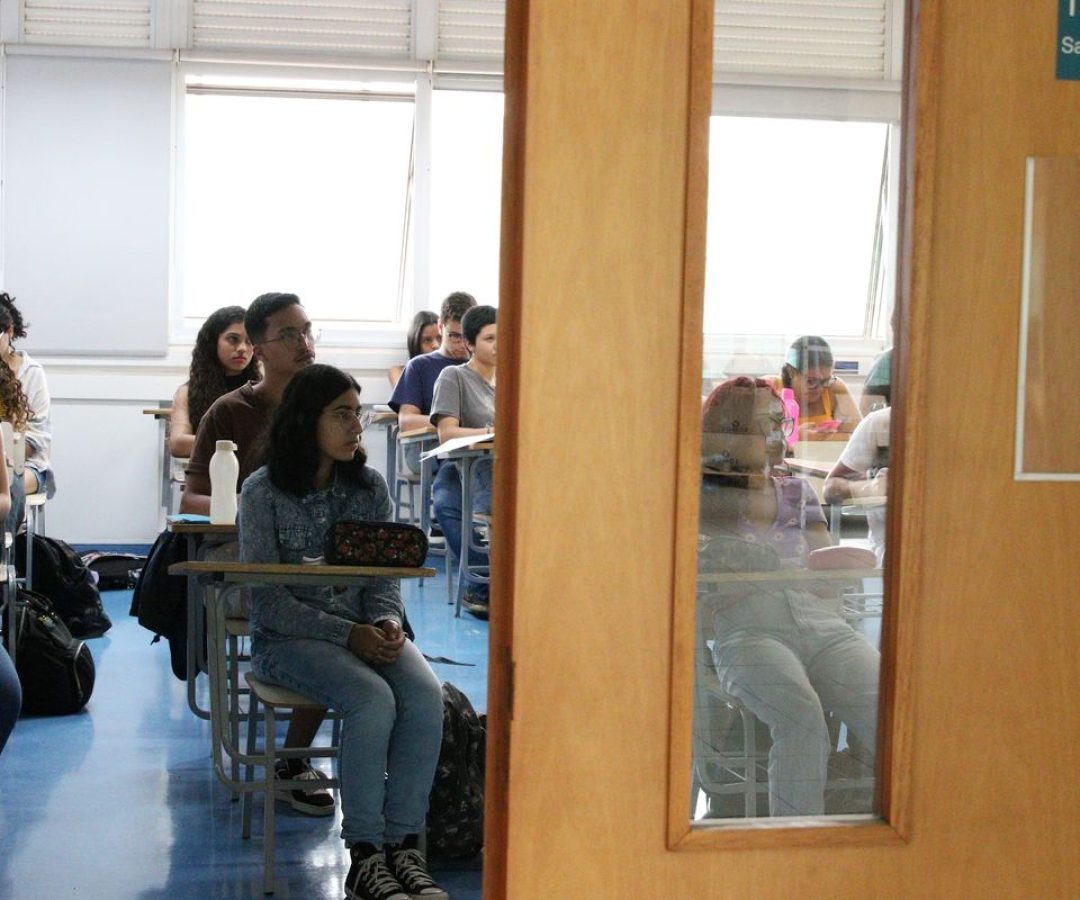 Fuvest divulga lista de aprovados e locais de provas para 2ª fase