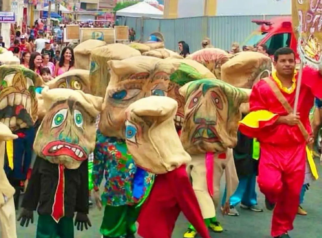 Em Pernambuco, Carnaval segue com opções para foliões inimigos do fim