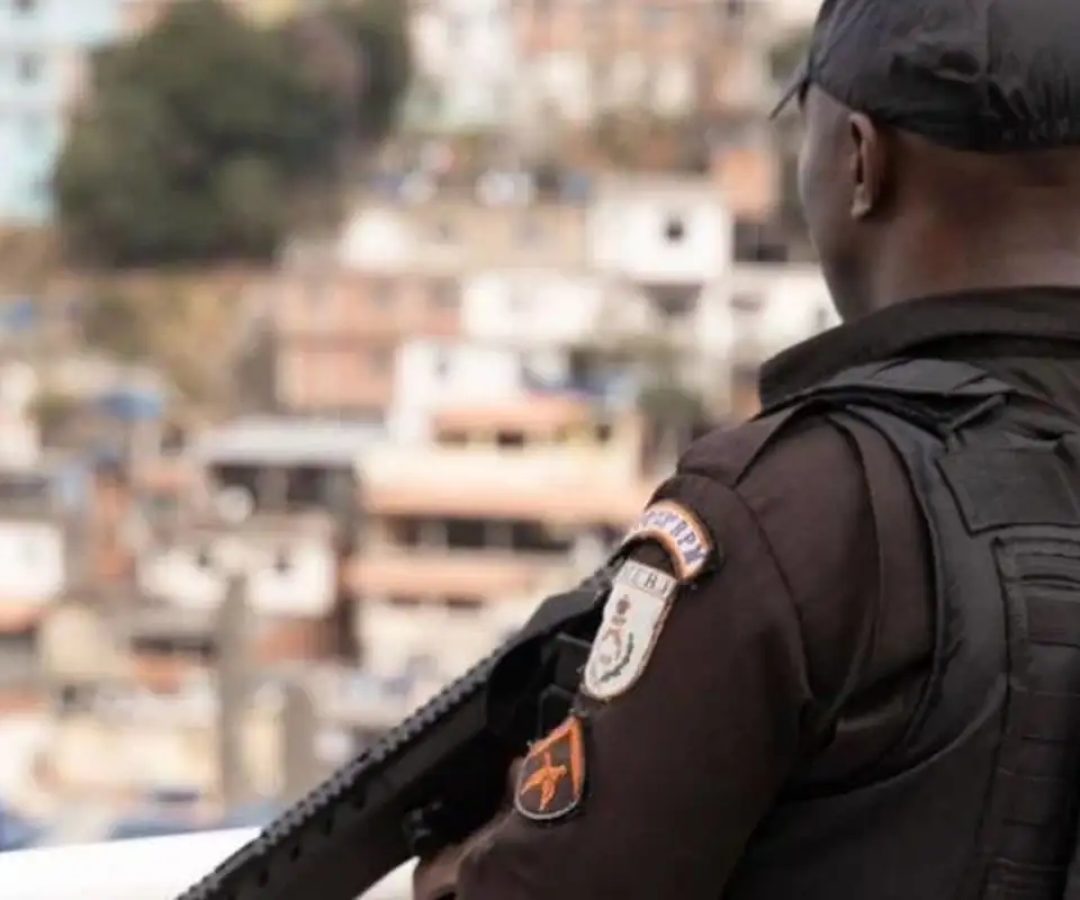 Alerj derruba vetos e restabelece “gratificação faroeste”